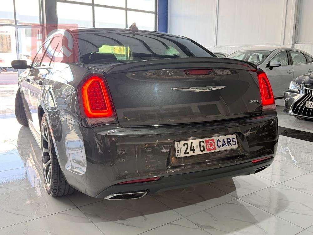كرايسلر 300